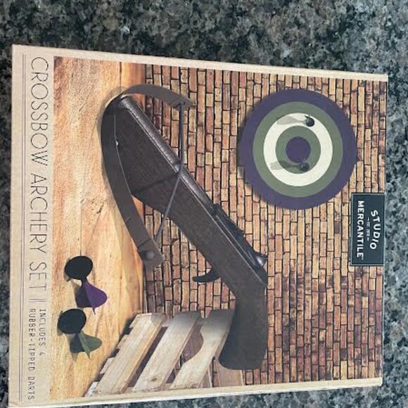 Rubber Dart Crossbow Archery Set, Incl. Crossbow, Target and Darts - Picture 9 of 11